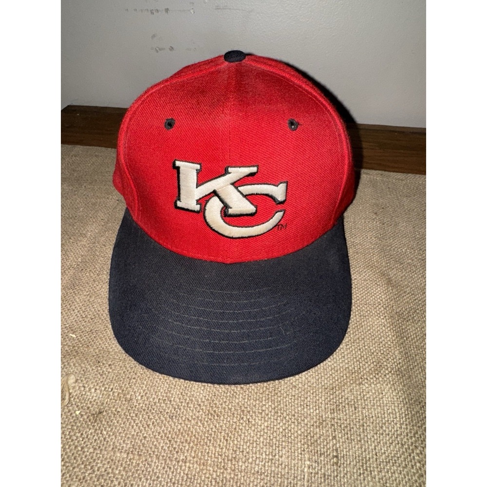 VTG Kansas City Chiefs Fitted Hat size 6 7/8 New Era NFL 90s rare